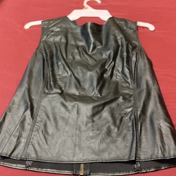 Faux leather outfit. skirt, vest and jacket. - Picture 3 of 4